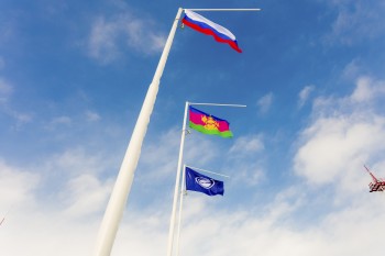 Флаги и флагштоки для массового мероприятия