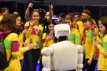 Робот промоутер в Краснодаре: аренда промо робота на мероприятие